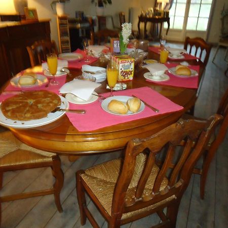Bed and Breakfast A La Cerisaie Carignan-de-Bordeaux Exterior foto