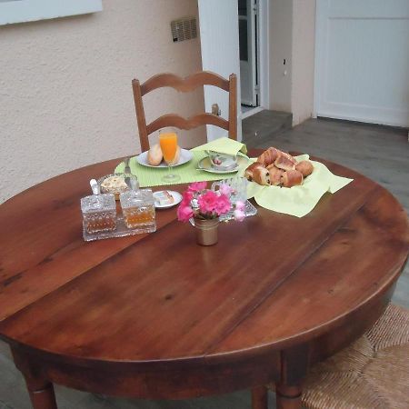 Bed and Breakfast A La Cerisaie Carignan-de-Bordeaux Exterior foto